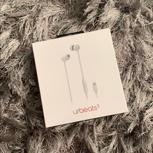 UrBeats3 Beats by Dre earbuds